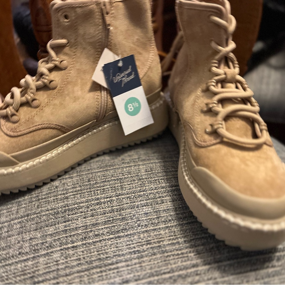 NWT Universal Thread size 8 1/2 Faux Suede Combat Boots Memory Foam